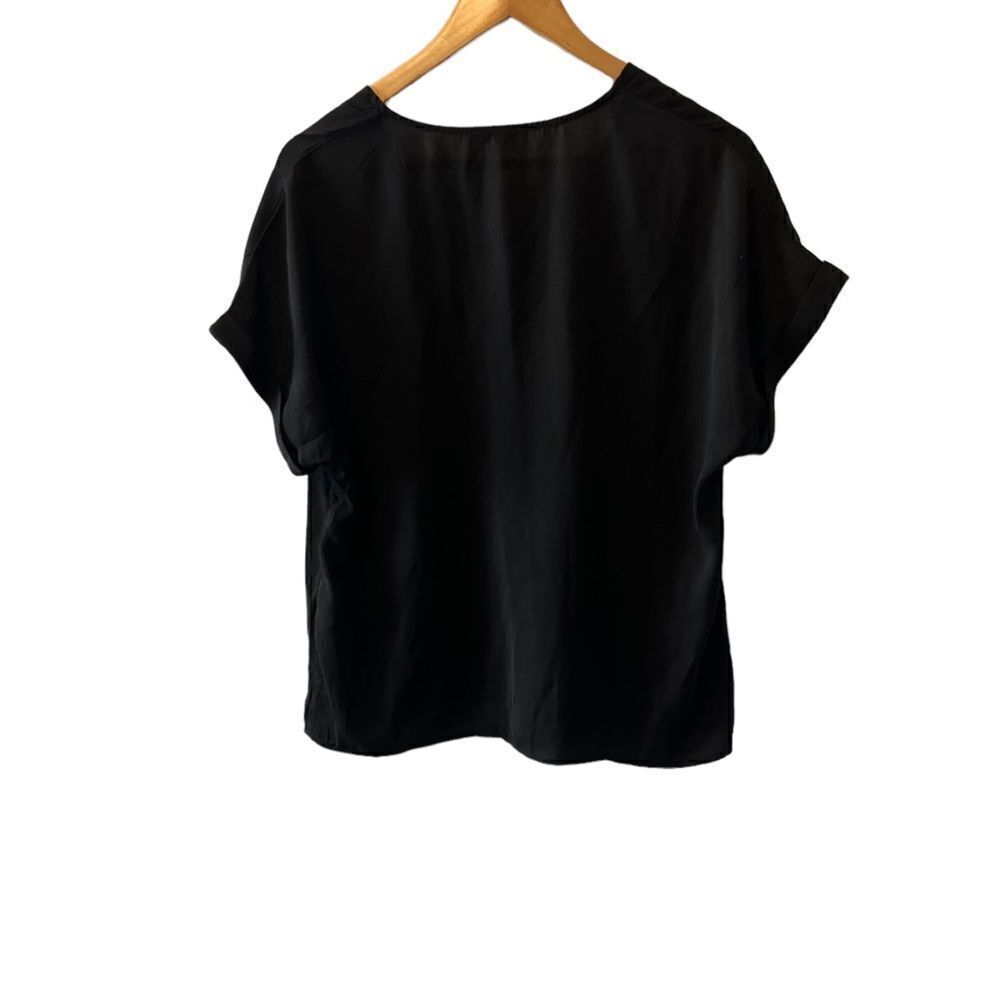 Dynamite Black V Neck Dressy Blouse Top Short Sleeve Workwear Medium - Picture 4 of 9